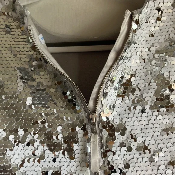 White/Silver flip sequin *everything* top - Picture 3 of 4